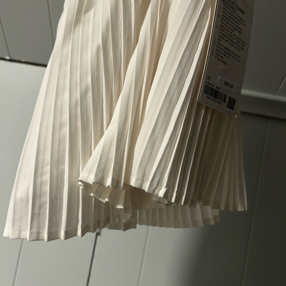 Lululemon Athletica Cream Pleated Mini Skirt Resort Wear